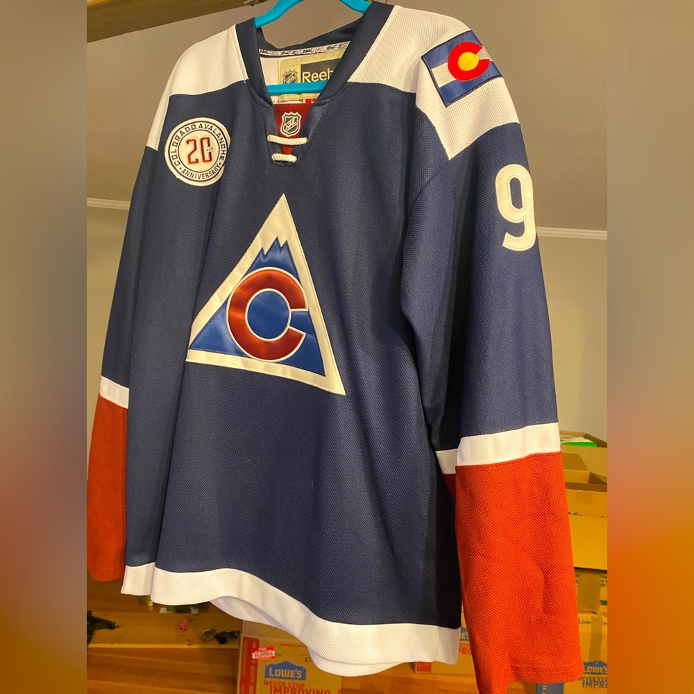 Colorado avalanche ice hockey jersey size M (50)
